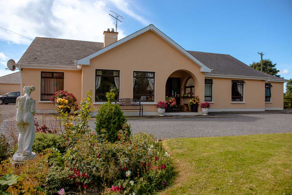 Front of Castleview Farm B&b